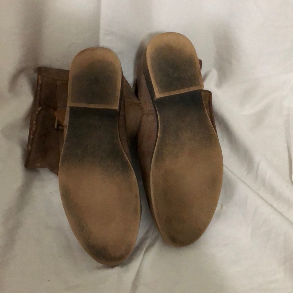 Boots - Picture 4 of 4